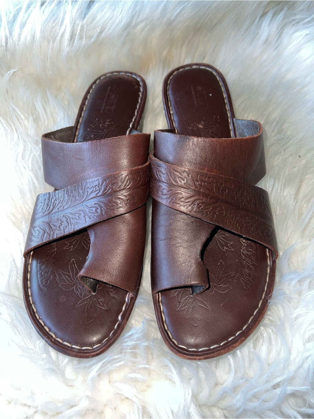 Born Brown Leather Crossband Toe-Loop Sandals